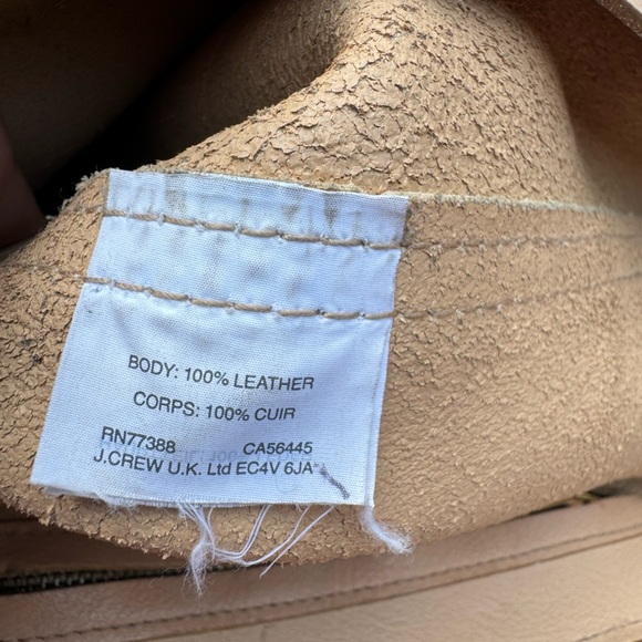 Elegant Tan Leather Tote Bag - Picture 6 of 10